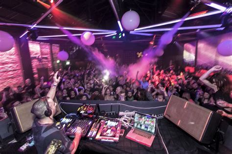 Halcyon san fran - 2017-08-25 - Carlo Lio @ Halcyon, San Francisco (Halcyon SF Live 021) 2017-08-19 - Pig&Dan b2b Wehbba @ Halcyon, San Francisco (Halcyon SF Live 020) 2017-10-14 - Simon Dunmore, Louie Vega, Hifi Sean @ …